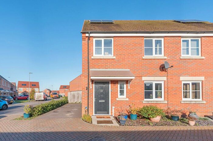 3 Bedroom Semi-Detached House For Sale In Sandy Road, Narborough, PE32