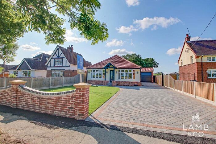 3 Bedroom Detached Bungalow For Sale In Harwich Road, Little Clacton, CO16