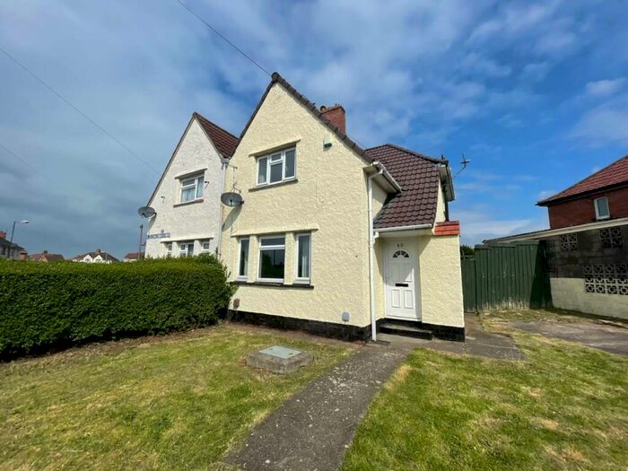 3 Bedroom Semi-Detached House To Rent In Wallingford Road, Knowle, Bristol, BS4