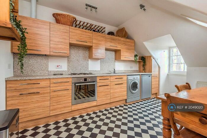 1 Bedroom Flat To Rent In Lawnmarket, Edinburgh, EH1