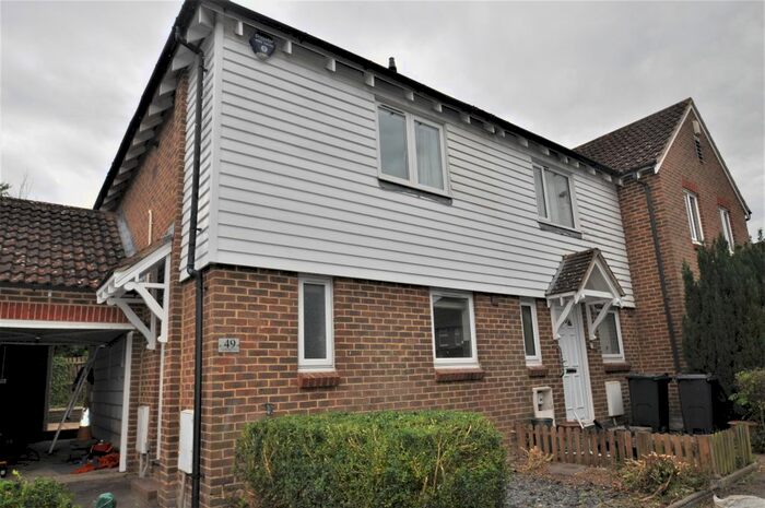 2 Bedroom Semi-Detached House To Rent In Bradbridge Green, Ashford, TN23