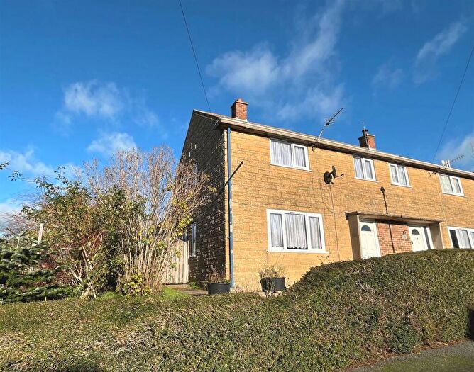 3 Bedroom Semi-Detached House For Sale In Broadsmith Avenue, East Cowes, PO32