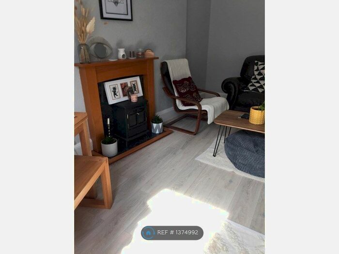 2 Bedroom Flat To Rent In Steels Place, Edinburgh, EH10