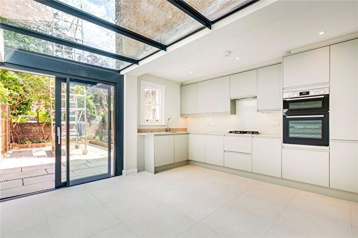 3 Bedroom Terraced House To Rent In Walcot Square, London, SE11