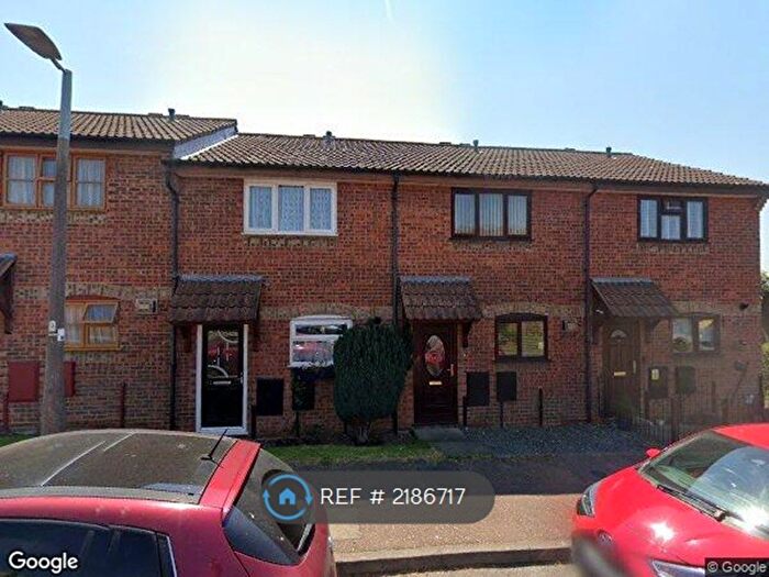 2 Bedroom Terraced House To Rent In Suffolk Avenue, Leigh-On-Sea, SS9