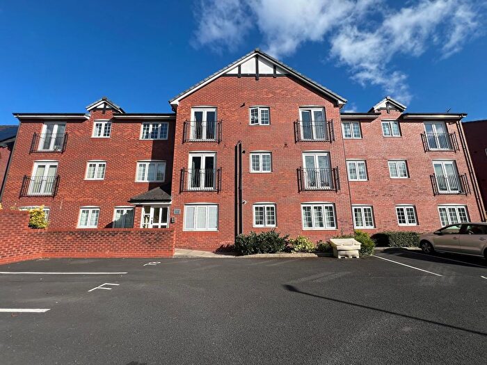2 Bedroom Flat For Sale In Clifton Road, Eccles, M30