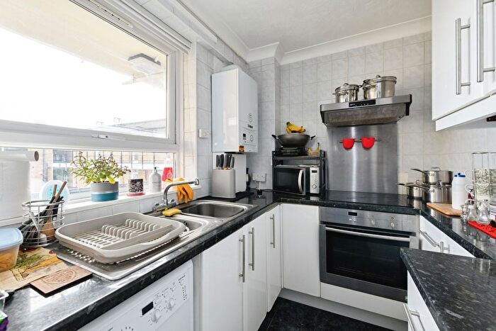 1 Bedroom Flat For Sale In Altyre Road, Croydon, Surrey, CR0