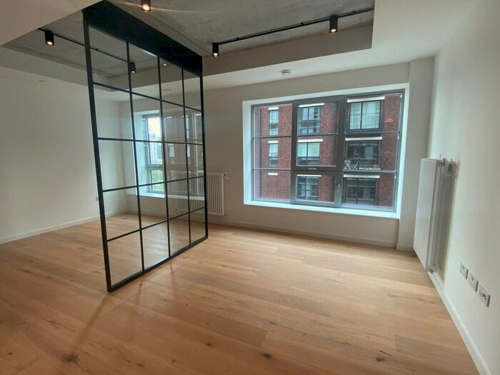 Studio To Rent In Goodluck Hope Walk, London, E14