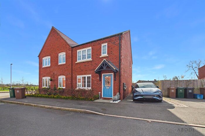 3 Bedroom Semi Detached House For Sale In Elmlands Close, Aston-On-Trent, Derby, DE72