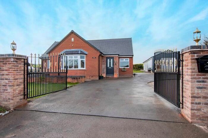 3 Bedroom Detached Bungalow For Sale In Handley Lane, Handley, Clay Cross, Chesterfield, S45
