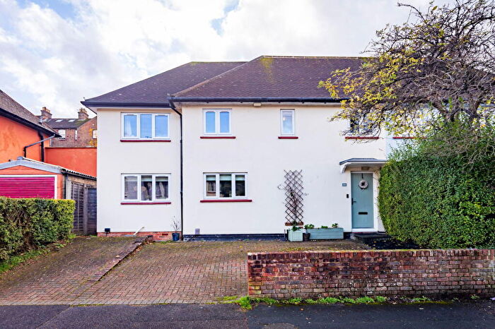 4 Bedroom Semi Detached House For Sale In Cline Road, Guildford, GU1