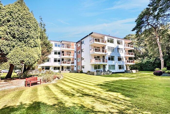 3 Bedroom Flat For Sale In Canford Cliffs, BH13