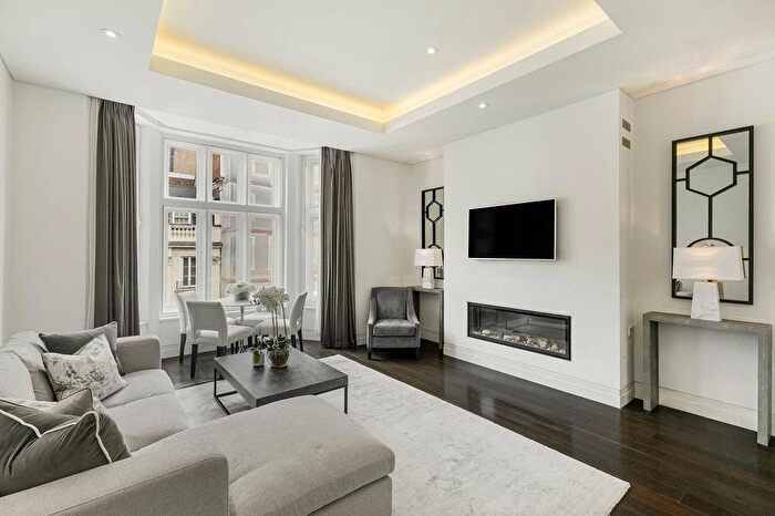 1 Bedroom Flat To Rent In Green Street, Mayfair, London, W1K