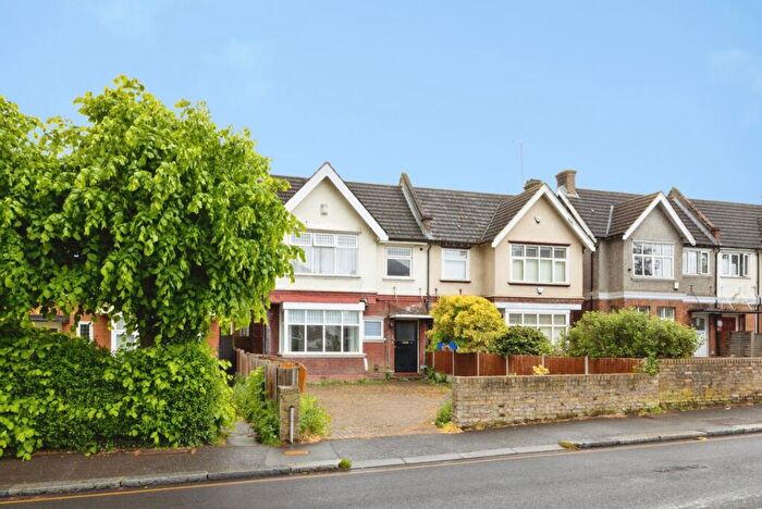 4 Bedroom Flat For Sale In Chinbrook Road, Apartment A, London, SE12