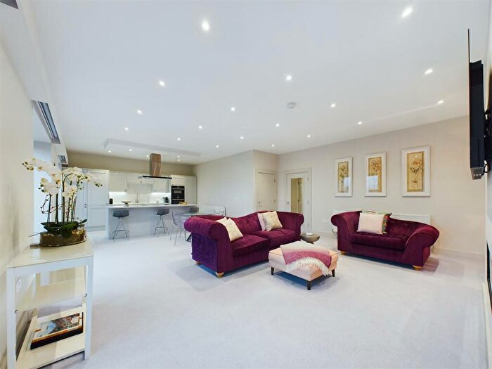 3 Bedroom Duplex For Sale In Apartment, Carriage House, The Carriage Drive, Greetland, Halifax, HX4