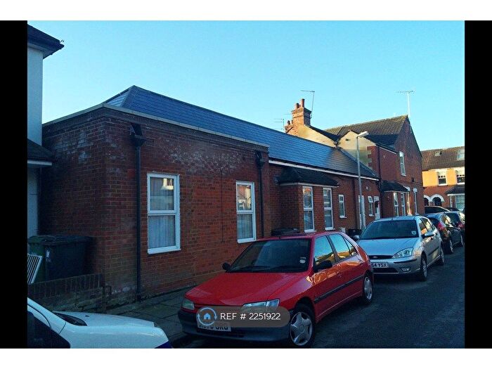 2 Bedroom Flat To Rent In Burnham Road, St. Albans, AL1