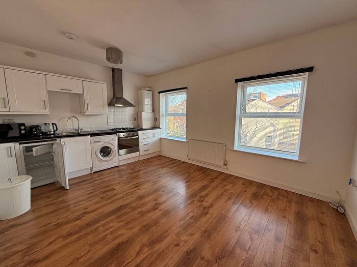 1 Bedroom Flat To Rent In St. Andrews Road, Southsea, Hampshire, PO5