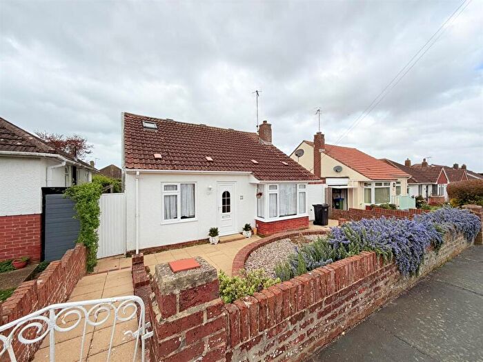 3 Bedroom Chalet For Sale In Chyngton Gardens, Seaford, BN25