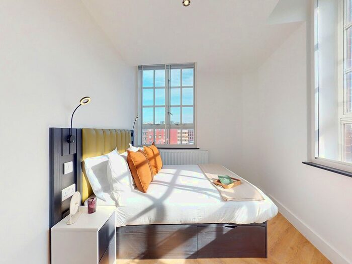 2 Bedroom Flat To Rent In Eastgate, Leeds, LS2