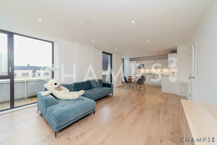 3 Bedroom Flat To Rent In Forrester Way, London, E15