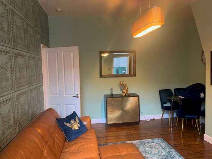 3 Bedroom Flat To Rent In Grosvenor Road, NE2