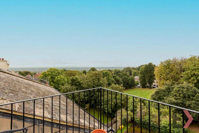 2 Bedroom Apartment To Rent In Belvedere Road, London, SE19