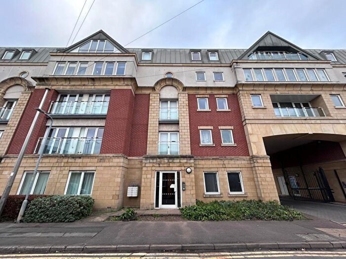 2 Bedroom Flat For Sale In Curzon Street, Burton-On-Trent, Staffordshire, DE14