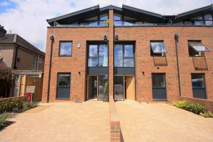 4 Bedroom Property To Rent In Cloister Road, London, W3