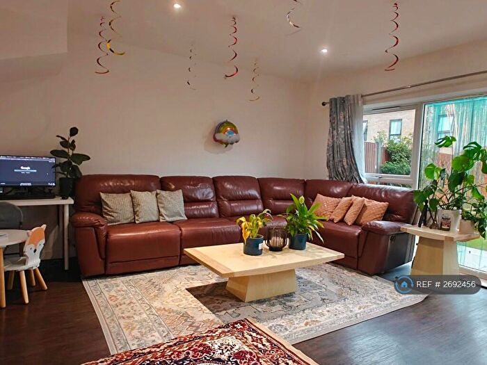 3 Bedroom Terraced House To Rent In Dowletts Road, Dagenham, RM8