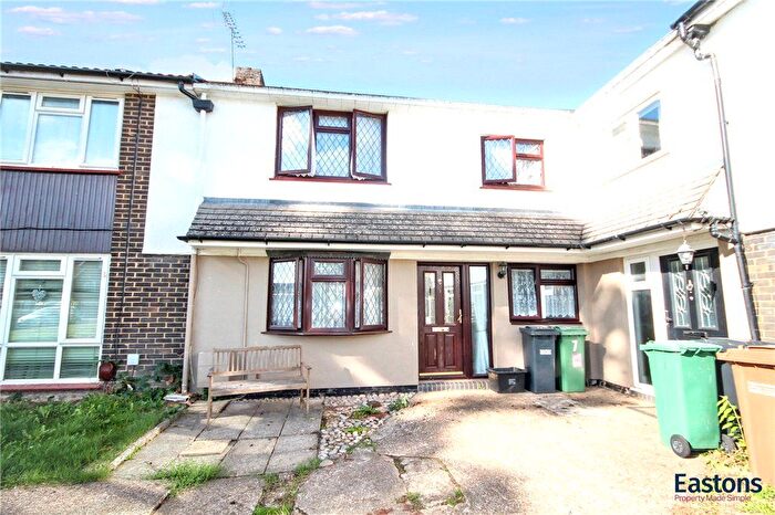 3 Bedroom Terraced House For Sale In Long Walk, Epsom, KT18