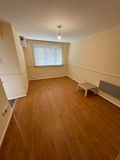 1 Bedroom Flat To Rent In Chaffinch Close, London, N9