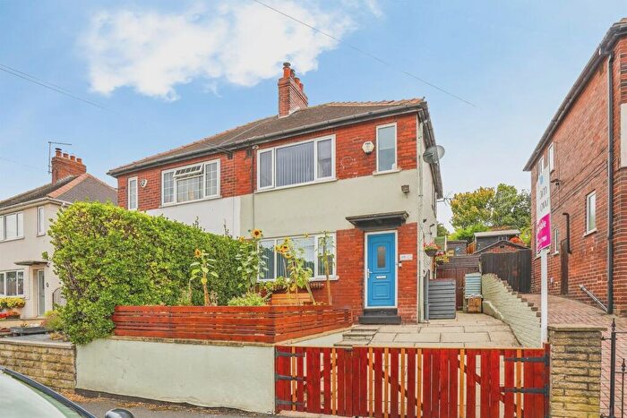 3 Bedroom Terraced House For Sale In Parkwood Road, Leeds, LS11