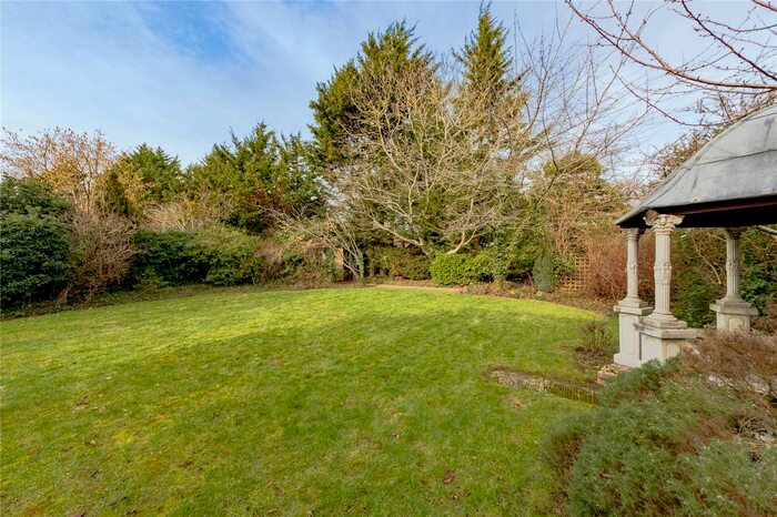 1 Bedroom Flat To Rent In King Edward House, Queen Edith's Way, Cambridge, CB1
