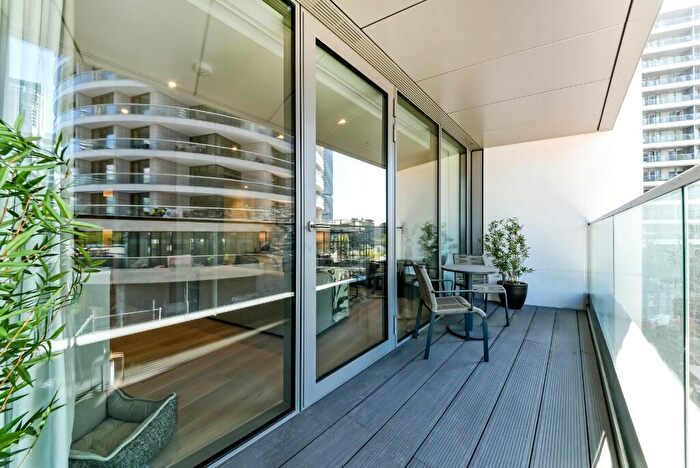 Apartment To Rent In Water Street, London, E14