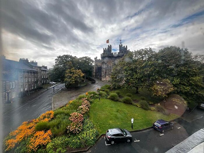 5 Bedroom Private Hall To Rent In Castle Hill, Lancaster, LA1