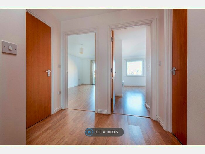 1 Bedroom Flat To Rent In Effra Parade, London SW2