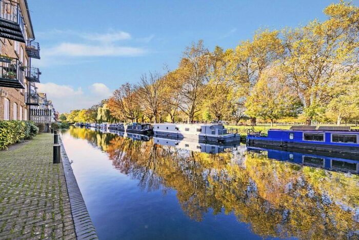 2 Bedroom Flat To Rent In Old Ford Road, Victoria Park, E3