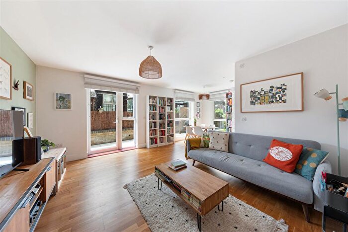 2 Bedroom Flat For Sale In Starley Close, Walthamstow, E17