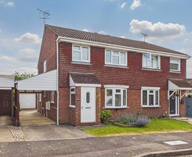 3 Bedroom Semi-Detached House For Sale In Shepherd Drive, Willesborough, Ashford, TN24