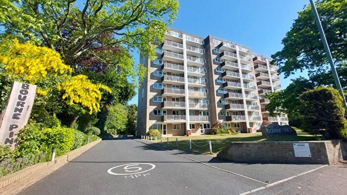 2 Bedroom Apartment For Sale In Bourne Pines, - Christchurch Road, East Cliff, Bournemouth, BH1