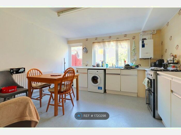 4 Bedroom Terraced House To Rent In Chaplin Close, London, SE1