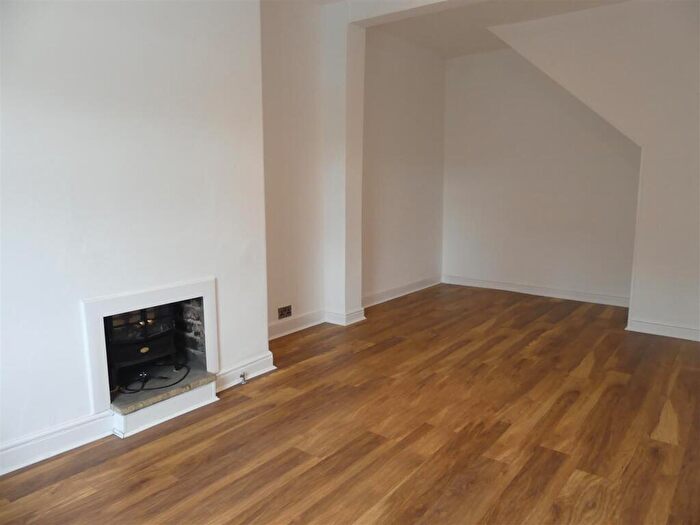2 Bedroom Apartment To Rent In Alexandra Crescent, Ilkley, LS29