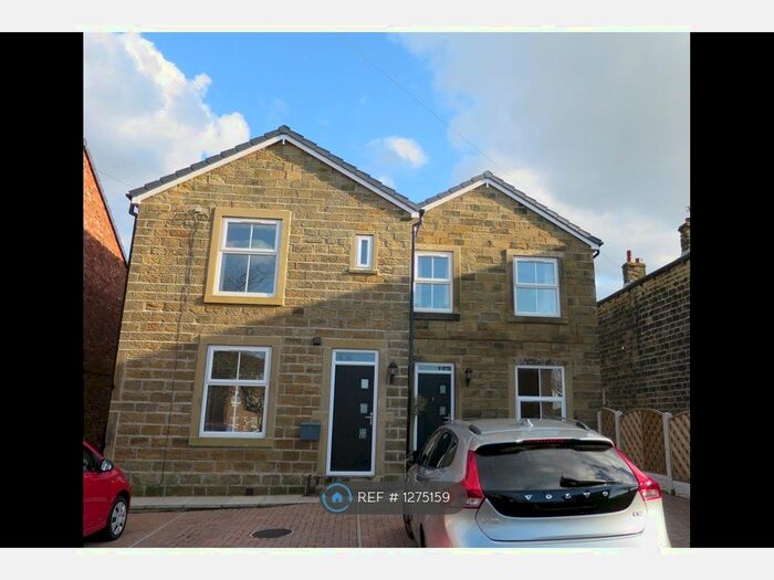2 Bedroom Flat To Rent In Quarry Lane, Morley, Leeds, LS27