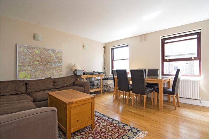 2 Bedroom Flat To Rent In Wood Close, London, E2