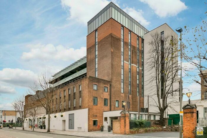 1 Bedroom Apartment To Rent In Lumiere, St Johns Hill, Battersea, London, SW11
