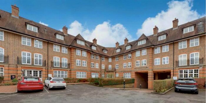 2 Bedroom Flat To Rent In Corringway, Hampstead Garden Suburb, NW11