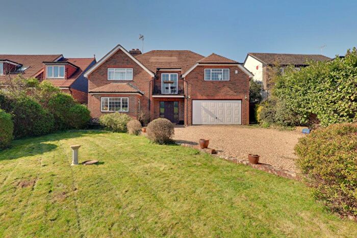 4 Bedroom Detached House For Sale In Finchdean Road, Rowlands Castle, PO9