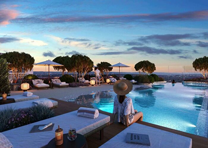 4 Bedroom Flat For Sale In Wood Lane, London, W12