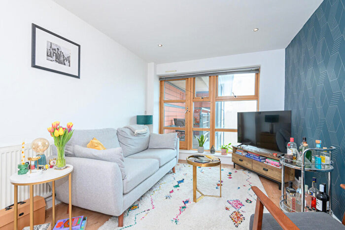 1 Bedroom Apartment For Sale In Balmoral Place, Brewery Wharf, LS10