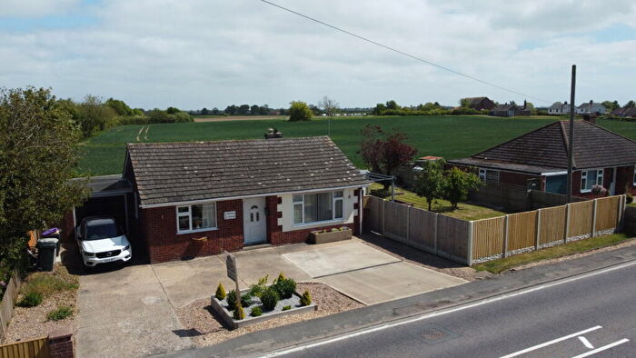 3 Bedroom Detached Bungalow For Sale In Hogsthorpe Road, Mumby, LN13